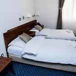 Hotel Hum