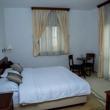 Hotel Hum