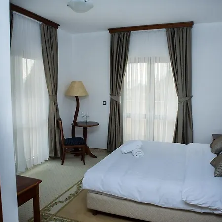 Hotel Hum 3*